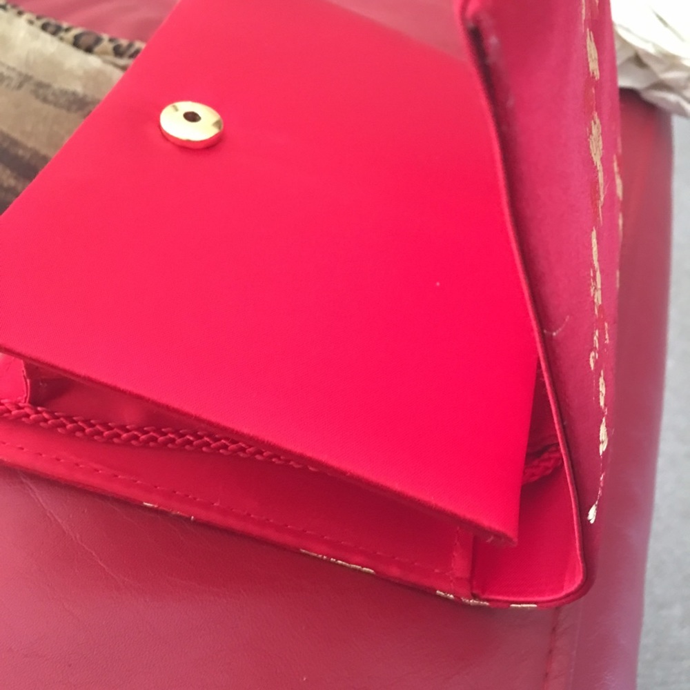 Life is amazing in red! The perfect bag! - Picture 4 of 5